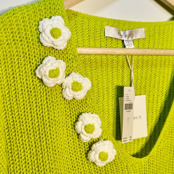 Anthropologie Flat White Long-Sleeve Crochet Flower Sweater Size L - Picture 2 of 6